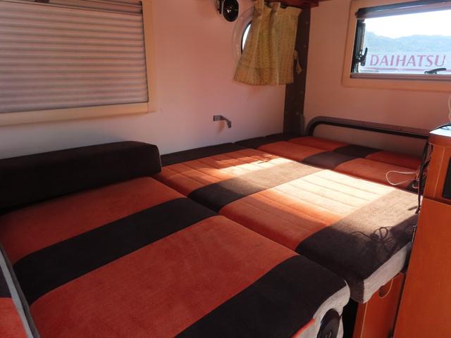 キャリイトラック KX KXグレード 走行充電 FFヒーター 外部充電入力 社外ナビTV リアテレビ ETC車載器 シンク レンジ シャワー POPアップルーフ 定員4人(12枚目)