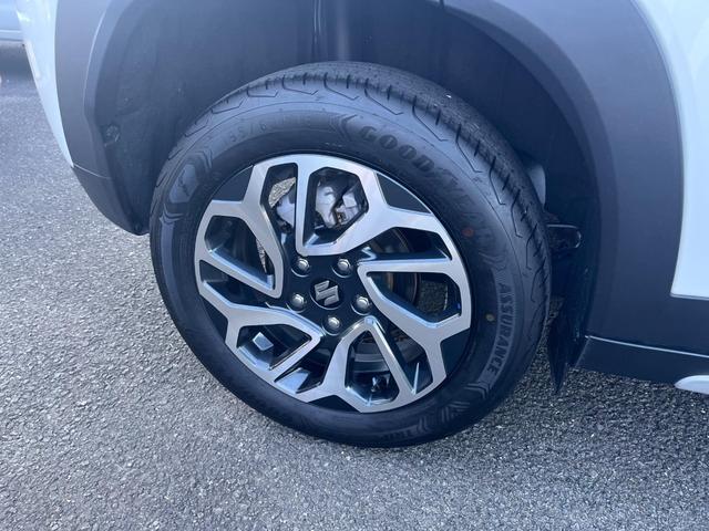 フロンクス ベースグレード　弊社デモカー　ナビ　全方位モニター　ハーフレザー＆シートヒーター　アダプティブクルーズコントロール　衝突軽減装置　ブラインドスポットモニター　ディスプレイオーディオ（24枚目）