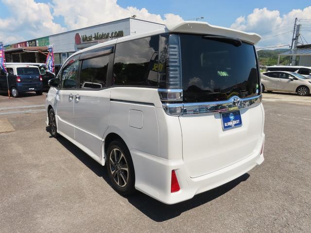 ヴォクシー ZS 煌 アルパインナビ&フリップダウンモニター 両側電動スライドドア 禁煙車 ETC トヨタセフティセンス ドライブレコーダー ETC レーンアシスト エアロ 3列シート 7人乗り(9枚目)