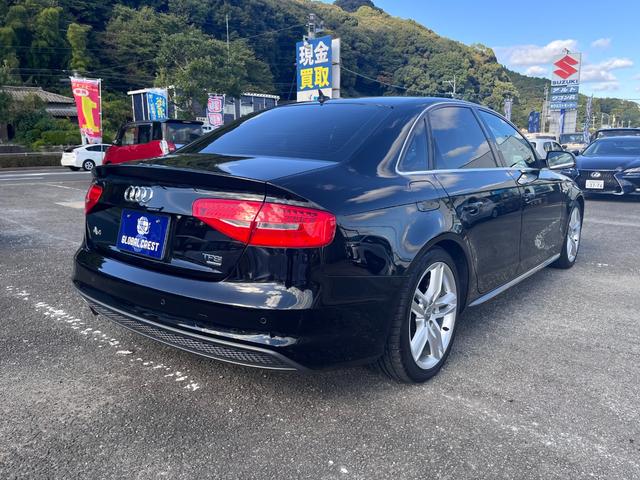 Ａ４ ２．０ＴＦＳＩクワトロ　Ｓラインパッケージ　４ＷＤ　ハーフレザー　左右パワーシート　禁煙車　１８インチ純正アルミホイール（10枚目）