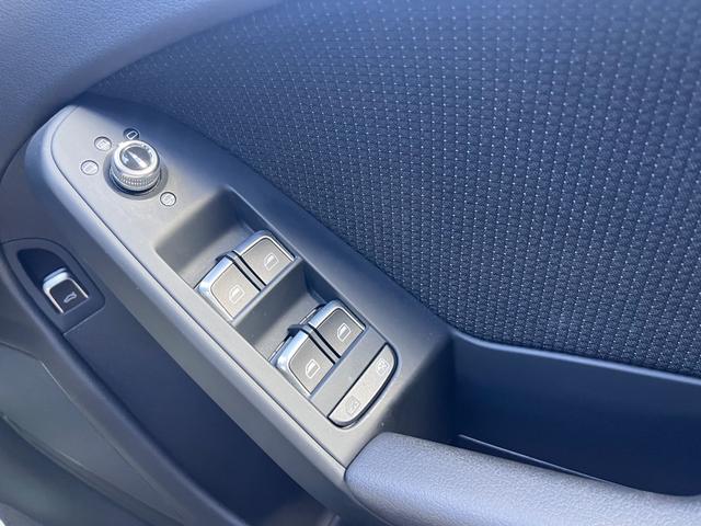 Ａ４ ２．０ＴＦＳＩクワトロ　Ｓラインパッケージ　４ＷＤ　ハーフレザー　左右パワーシート　禁煙車　１８インチ純正アルミホイール（32枚目）