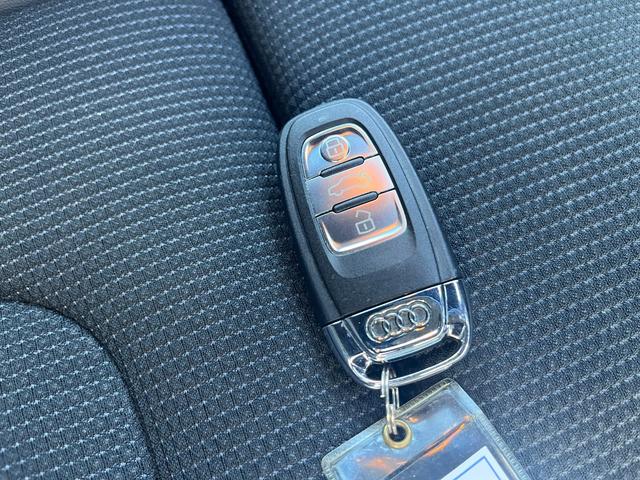 Ａ４ ２．０ＴＦＳＩクワトロ　Ｓラインパッケージ　４ＷＤ　ハーフレザー　左右パワーシート　禁煙車　１８インチ純正アルミホイール（45枚目）