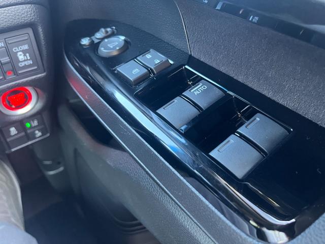 N-BOXカスタム G・EXターボホンダセンシング 純正メモリーナビフルセグTV バックモニター 純正ビルトインETC ハーフレザーシート ホンダセンシング 前後ドラレコ クルーズコントロール 禁煙車(28枚目)