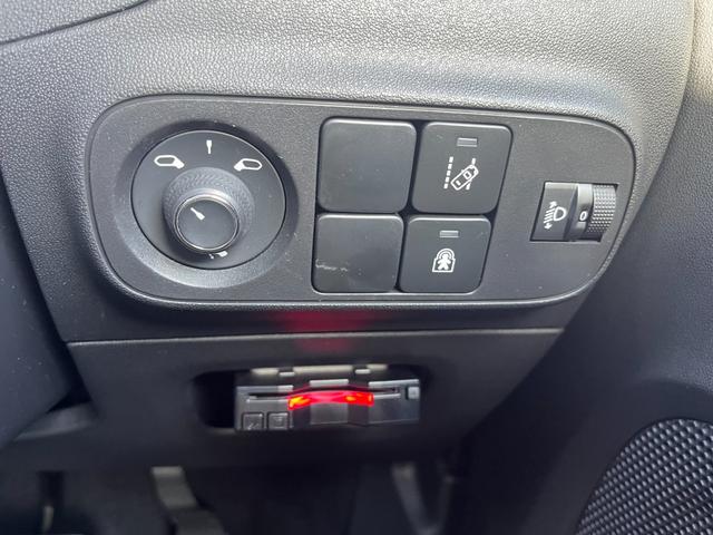 C3 シャイン 1.2ターボ 前後ドラレコ ETC 禁煙車(25枚目)