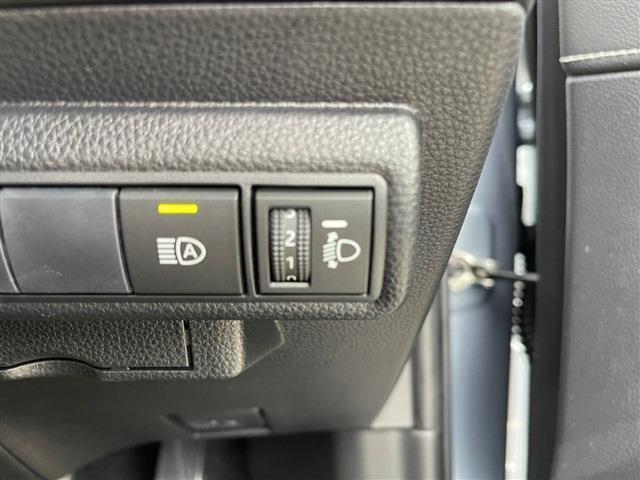 S セーフセンスティセンス オートクルーズコントロール バックモニター LEDヘッドライト スマートキー 盗難防止付システム 衝突被害軽減ブレーキ(8枚目)