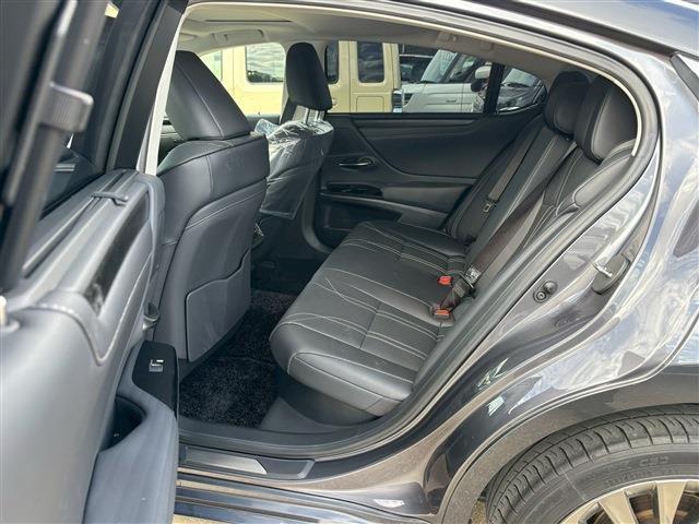 ES ES300h バージョンL(4枚目)