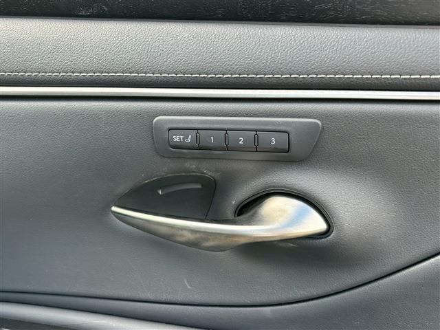 ES ES300h バージョンL(15枚目)