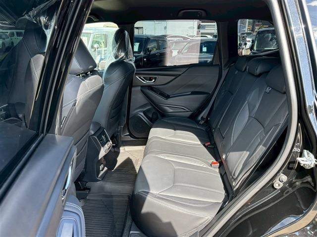 フォレスター STIスポーツ(4枚目)