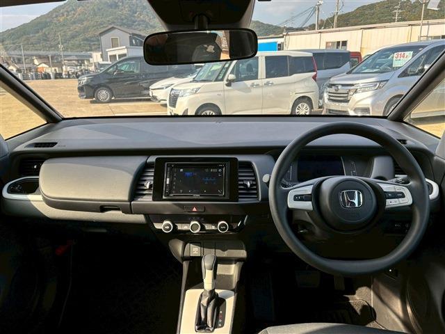 フィット ｅ：ＨＥＶベーシック（2枚目）