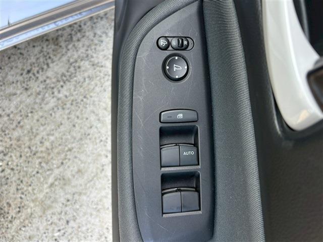 フィット ｅ：ＨＥＶベーシック（15枚目）