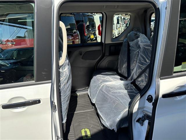 デリカミニ Ｔ　プレミアム　シャモニーＰｋｇ　４ＷＤ（4枚目）