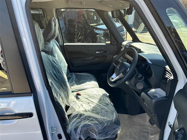 デリカミニ Ｔ　プレミアム　シャモニーＰｋｇ　４ＷＤ（14枚目）