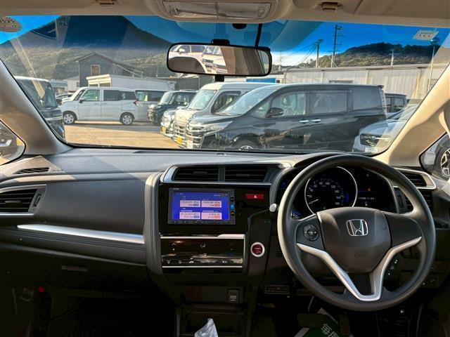 フィットハイブリッド Ｆパッケージ（2枚目）