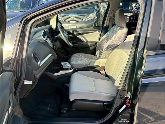 フィットハイブリッド Ｆパッケージ（3枚目）