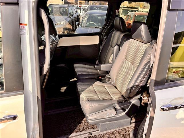 ノア Ｓｉ　ダブルバイビーＩＩＩ（5枚目）