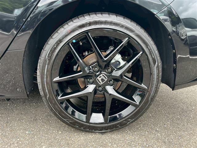 シビック ＲＳ　ホンダＳ・６速マニュアル・ターボ車・純９型Ｄオーディオ／Ｂｌｕｅｔｏｏｔｈ・バックカメラ・ＢＯＳＥサウンド・半革Ｓ・置くだけ充電・ＢＳＭ・ＬＥＤ／ＡハイＢ・２．０ＥＴＣ・レーダークルーズ・シートヒータ（21枚目）