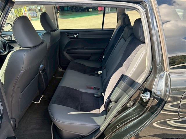 カローラフィールダー ハイブリッドG エアロツアラー・ダブルバイビー(4枚目)