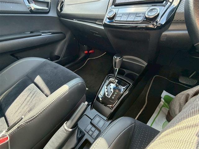 カローラフィールダー ハイブリッドG エアロツアラー・ダブルバイビー(17枚目)