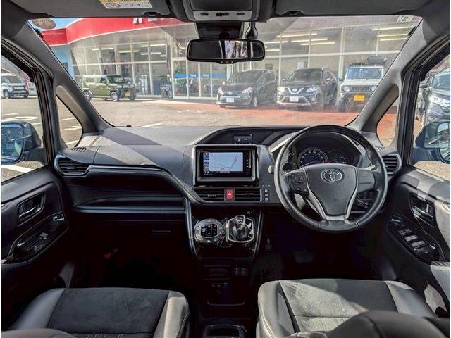 エスクァイア ハイブリッドGi ブラックテーラード(2枚目)