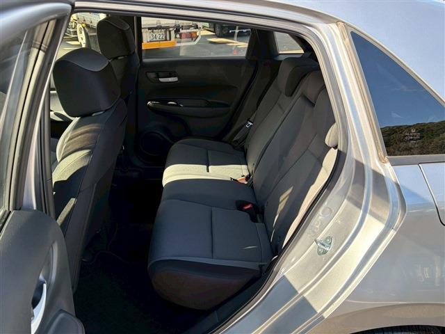 フィット ｅ：ＨＥＶベーシック（4枚目）