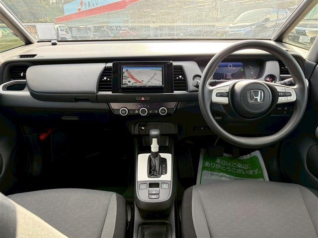 フィット ｅ：ＨＥＶベーシック（2枚目）