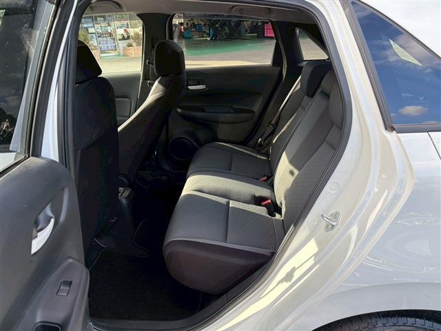 フィット ｅ：ＨＥＶベーシック（4枚目）