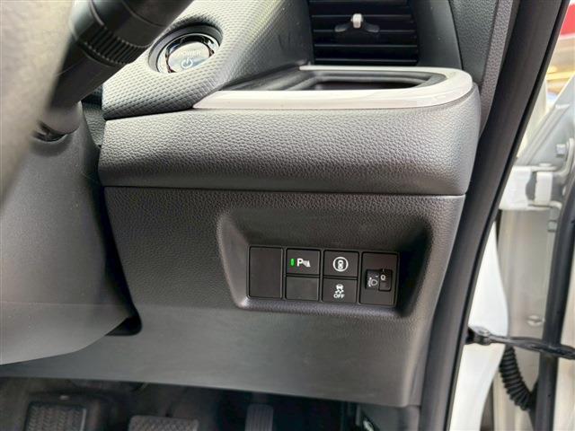 フィット ｅ：ＨＥＶベーシック（16枚目）