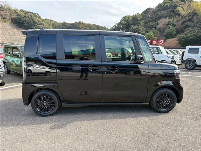 N-BOXカスタム 0.6 ブラックスタイル(2枚目)