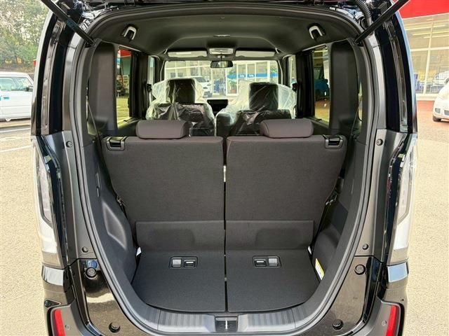 N-BOXカスタム 0.6 ブラックスタイル(11枚目)