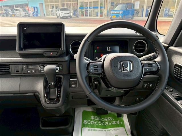 N-BOXカスタム 0.6 ブラックスタイル(16枚目)