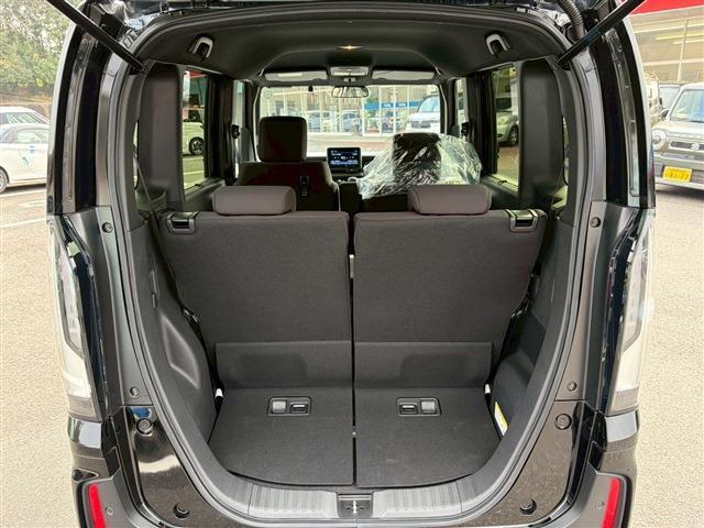 Ｎ－ＢＯＸカスタム ０．６　ホンダセンシング　８型ＤＡ（11枚目）