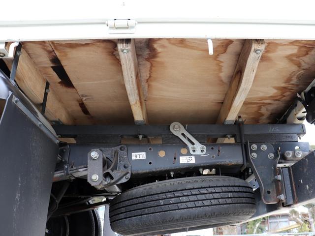 タイタントラック 　３ｔ　平ボデー　高床　標準ロング　ＡＴ車　ＴＲＧ－ＬＭＲ８５Ｒ（23枚目）