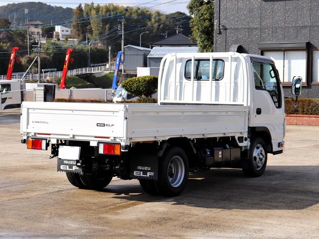 エルフトラック 　２ｔ　平ボデー　全低床　２ＲＧ－ＮＪＲ８８Ａ（2枚目）