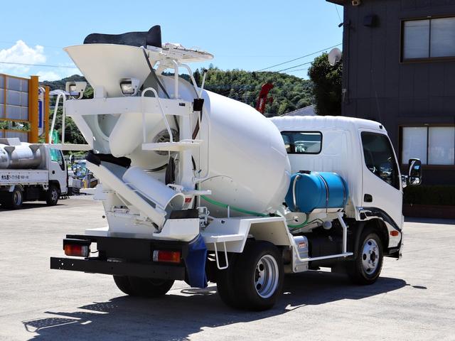 デュトロ 　３ｔ　コンクリートミキサー車　２ＰＧ－ＸＺＵ６００Ｅ（2枚目）