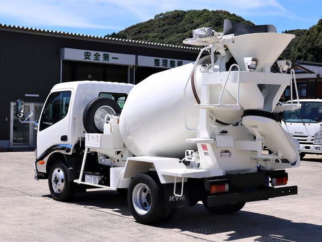 デュトロ 　３ｔ　コンクリートミキサー車　２ＰＧ－ＸＺＵ６００Ｅ（33枚目）
