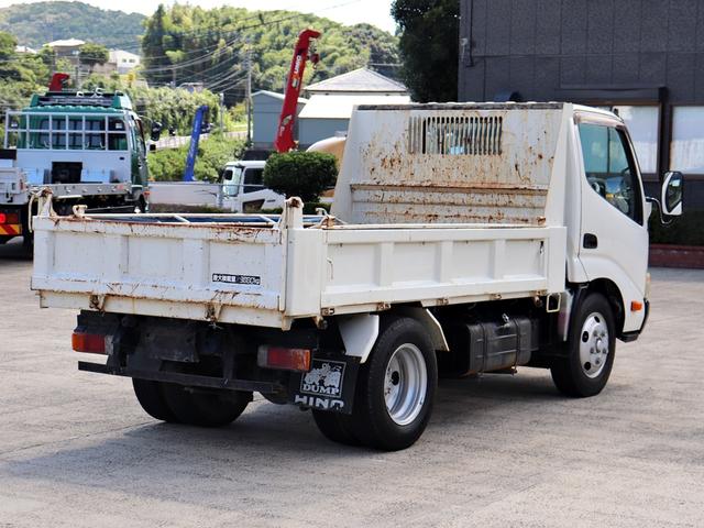 デュトロ 　３ｔ　ダンプ　全低床　４ナンバー　ＢＤＧ－ＸＺＵ３１４Ｔ（2枚目）