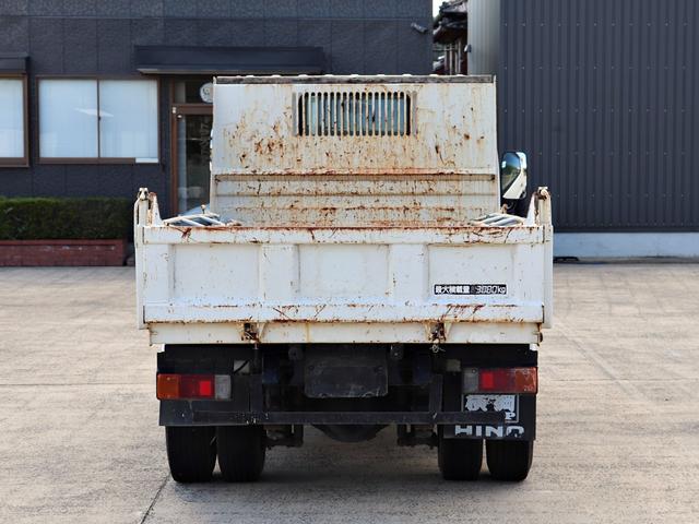 デュトロ 　３ｔ　ダンプ　全低床　４ナンバー　ＢＤＧ－ＸＺＵ３１４Ｔ（3枚目）