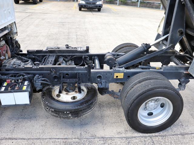 デュトロ 　３ｔ　ダンプ　全低床　４ナンバー　ＢＤＧ－ＸＺＵ３１４Ｔ（18枚目）