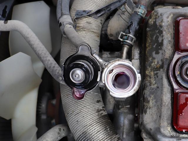 デュトロ 　３ｔ　ダンプ　全低床　４ナンバー　ＢＤＧ－ＸＺＵ３１４Ｔ（38枚目）