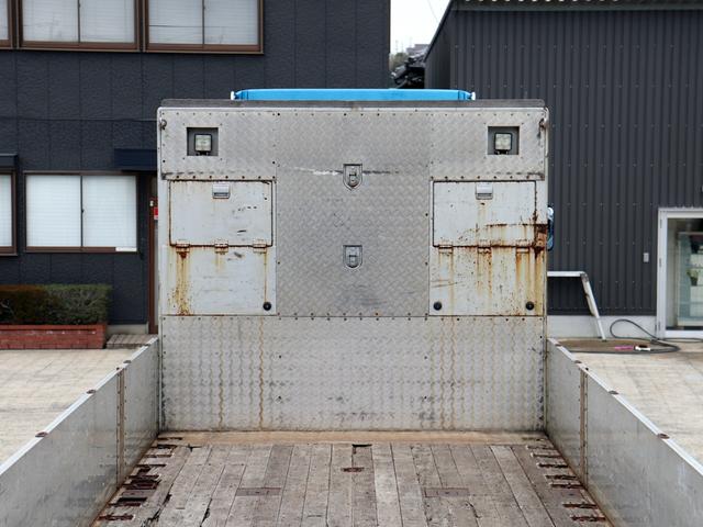 クオン 　２５ｔ　平ボデー　４軸低床　総輪エアサス　７方開　ＡＴ車　ＱＫＧ－ＣＧ５ＺＥ（14枚目）