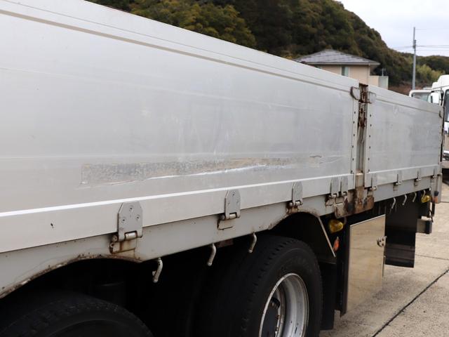 クオン 　２５ｔ　平ボデー　４軸低床　総輪エアサス　７方開　ＡＴ車　ＱＫＧ－ＣＧ５ＺＥ（20枚目）