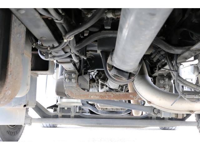 クオン 　２５ｔ　平ボデー　４軸低床　総輪エアサス　７方開　ＡＴ車　ＱＫＧ－ＣＧ５ＺＥ（37枚目）