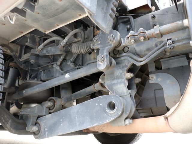 クオン 　２５ｔ　平ボデー　４軸低床　総輪エアサス　７方開　ＡＴ車　ＱＫＧ－ＣＧ５ＺＥ（40枚目）