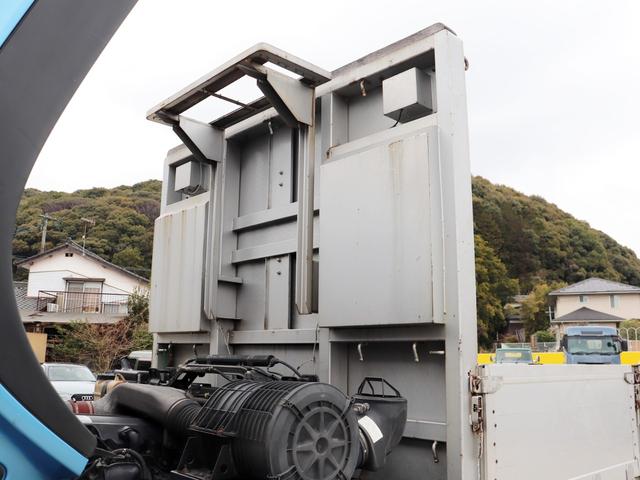 クオン 　２５ｔ　平ボデー　４軸低床　総輪エアサス　７方開　ＡＴ車　ＱＫＧ－ＣＧ５ＺＥ（46枚目）