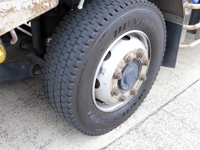 クオン 　２５ｔ　平ボデー　４軸低床　総輪エアサス　７方開　ＡＴ車　ＱＫＧ－ＣＧ５ＺＥ（56枚目）