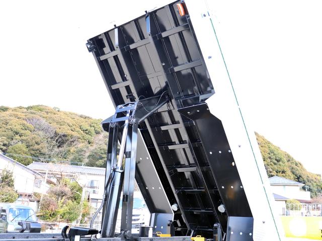 スーパーグレート 　１０ｔ　ダンプ　Ｌゲート　新明和　ＡＴ車　２ＰＧ－ＦＶ８０ＨＸ（11枚目）