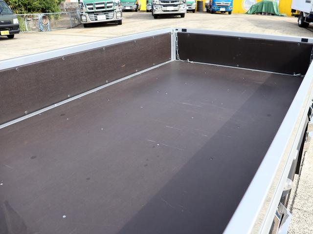 デュトロ 2t 平ボデー 全低床 標準 10尺 TKG-XZU605M(8枚目)