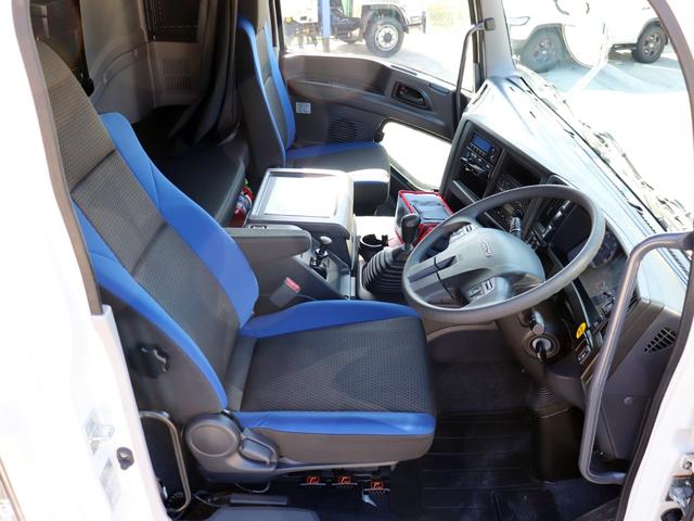 ギガ 25t セルフ 4段クレーン付 ラジコン ウインチ 4軸低床 2PG-CYJ77C(4枚目)