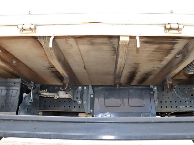 エルフトラック 　３．５ｔ　平ボデー　全低床　ワイドロング　ＴＫＧ－ＮＰＲ８５ＡＲ（13枚目）