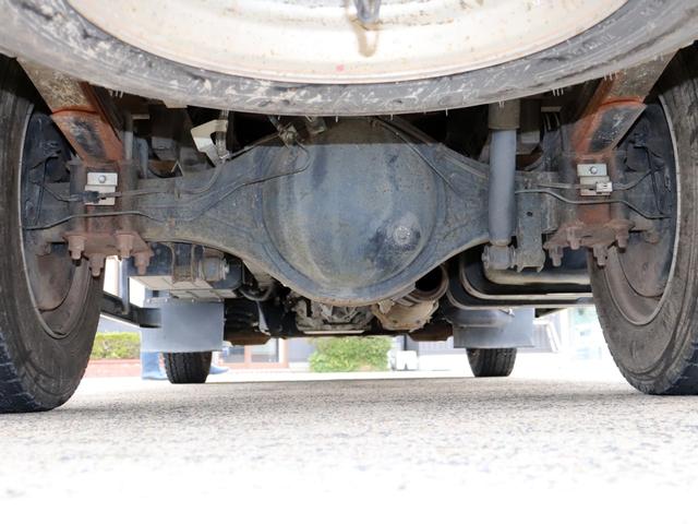 エルフトラック 　３．５ｔ　平ボデー　全低床　ワイドロング　ＴＫＧ－ＮＰＲ８５ＡＲ（20枚目）